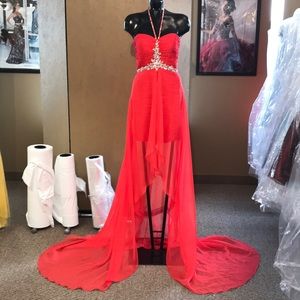 MacDuggal size 2 cherry prom dress